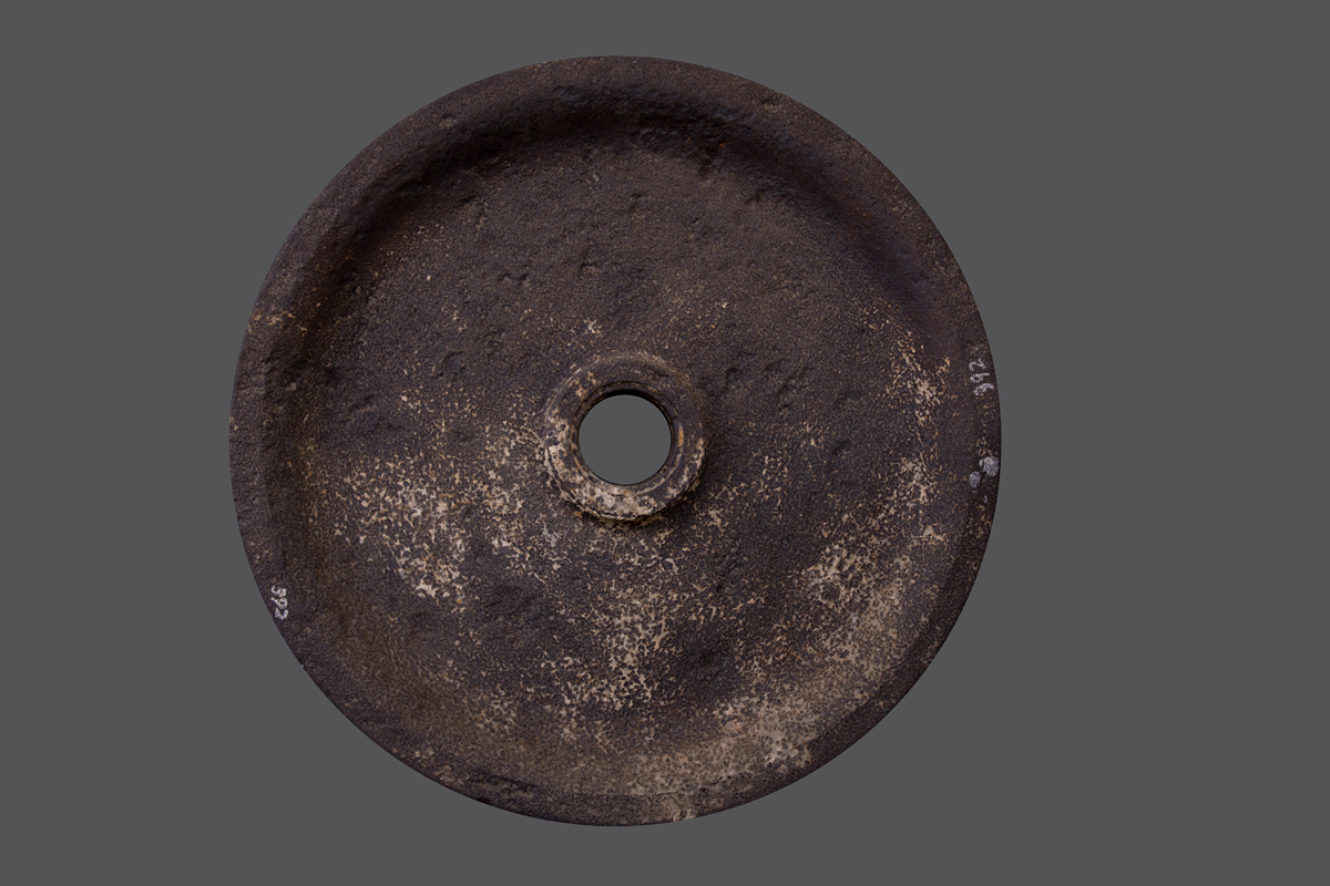1890-1895年威海龙庙嘴炮台21厘米口径大炮炮轮 — 